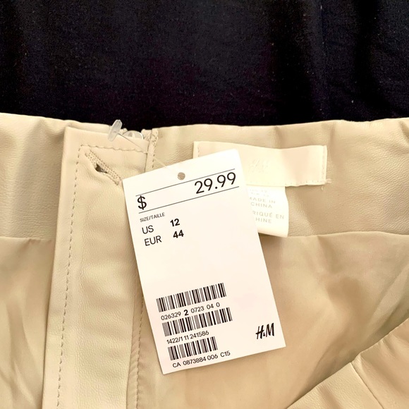 Cream Color Faux Leather H&M Skirt - Picture 2 of 2